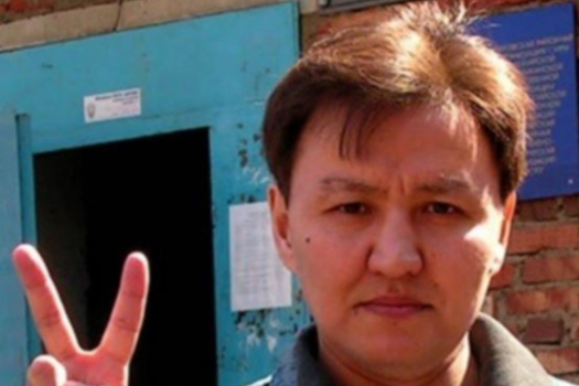 «Күзләрем сукырайса да, көненә 12 чакрым йөгерәм»
