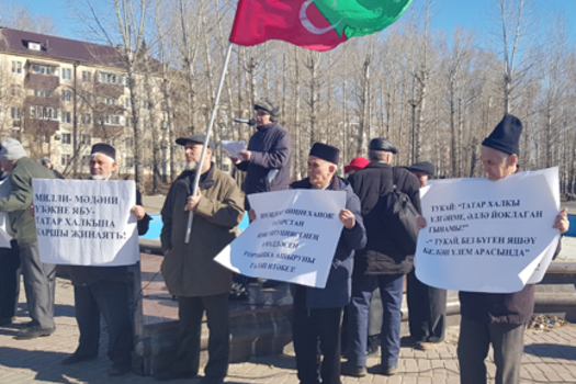 Без һаман җавапны тапмаган әле, Тукай…