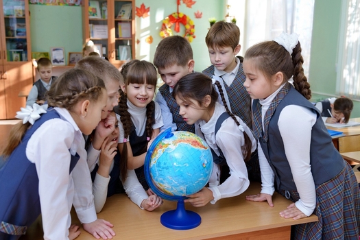 «Мәктәпкә сәясәт һәм хәрби тема кермәскә тиеш»