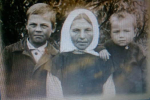 Яраткан әбием