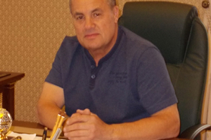 Үземнекен бирмим, кешенекен алмыйм…