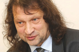 Яу кырында берәү калды: Павел Шмаков татар теле өчен ничек көрәшә?
