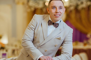 Казанда пародияче юл проблемасын хәл итү өчен Миңнеханов булып кыланган – бер атнадан яңа юл салганнар